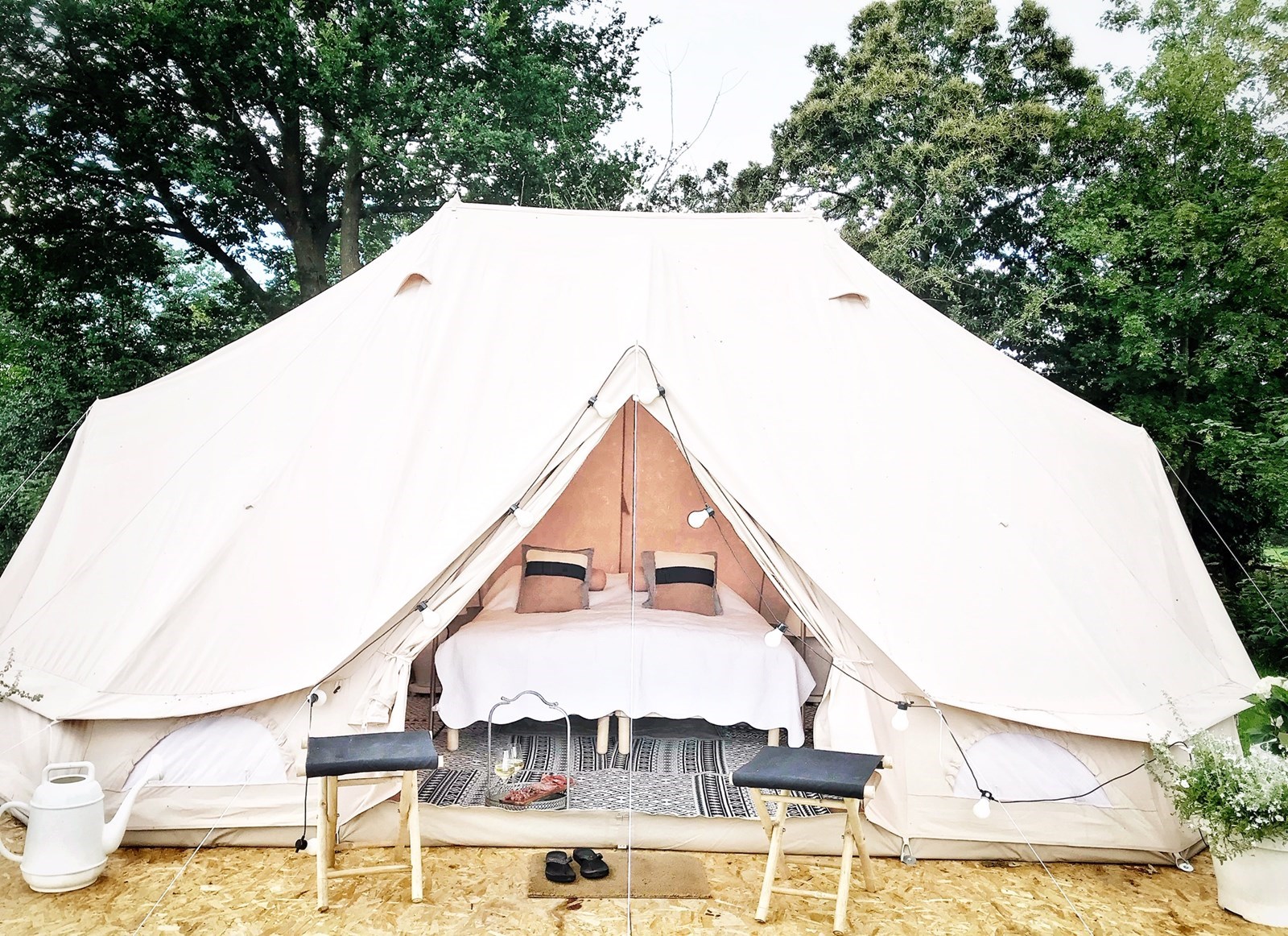 Privé glamping in een Tribe tent deLuxe