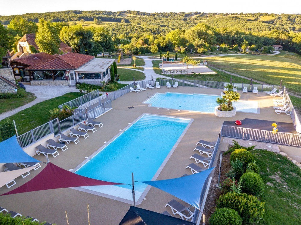 Lodgetent met badkamer in de Lot