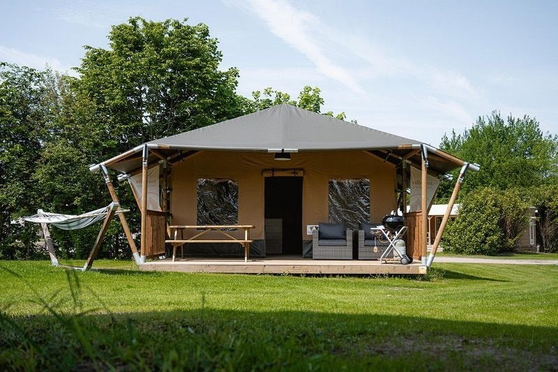 Safaritent met badkamer in Duitsland