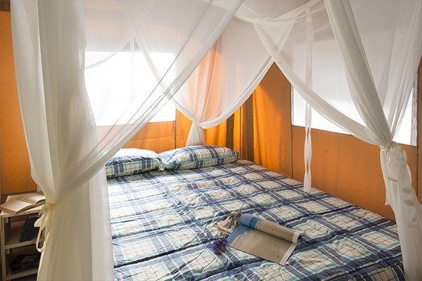 Safaritent met eigen sanitair