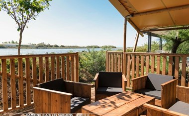 Safaritent met badkamer op 5* camping Safaritent met badkamer op 5* camping