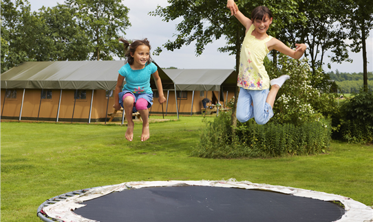 Safaritent bij de boer
