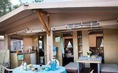 Luxe lodgetent aan zee Luxe lodgetent aan zee