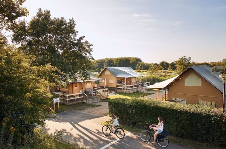 Luxe safaritent bij het strand Luxe safaritent bij het strand