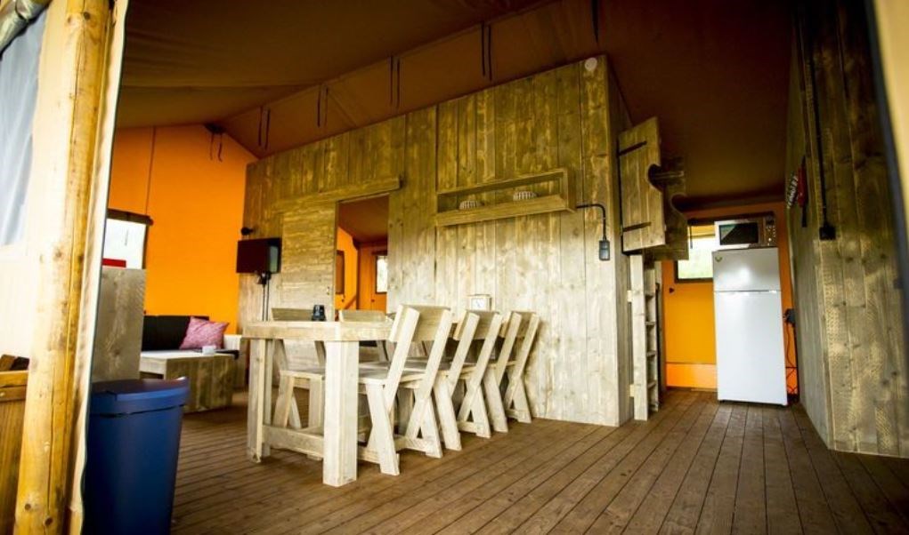 Glamping lodge met badkamer