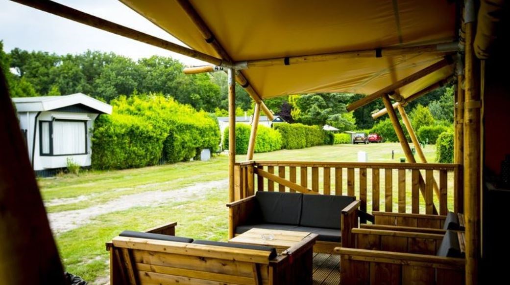 Glamping lodge met badkamer