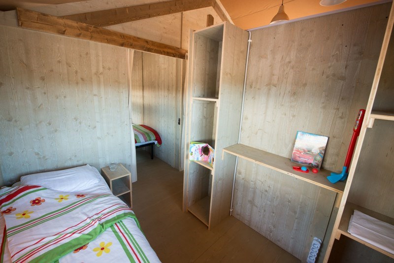 Safaritent met badkamer