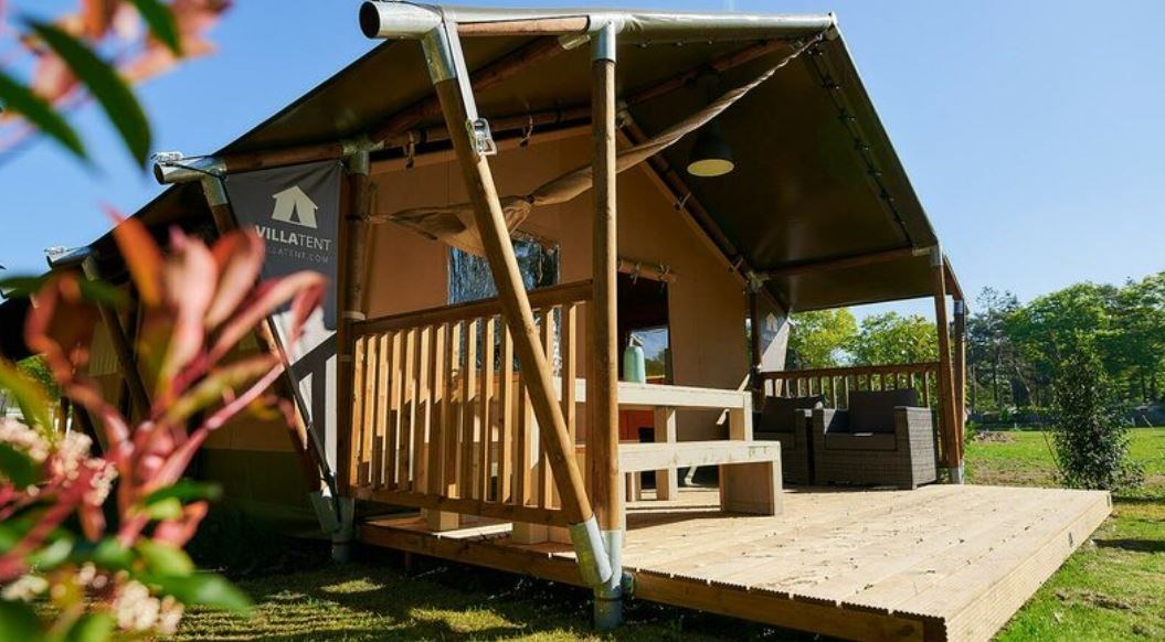 Luxe safaritent met eigen sanitair