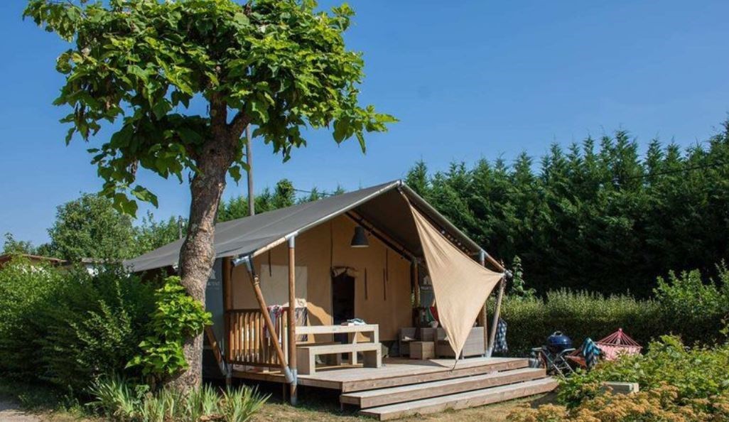 Safaritent met eigen sanitair