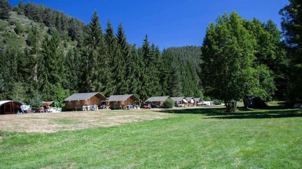 Luxe tent in een vallei in de Auvergne