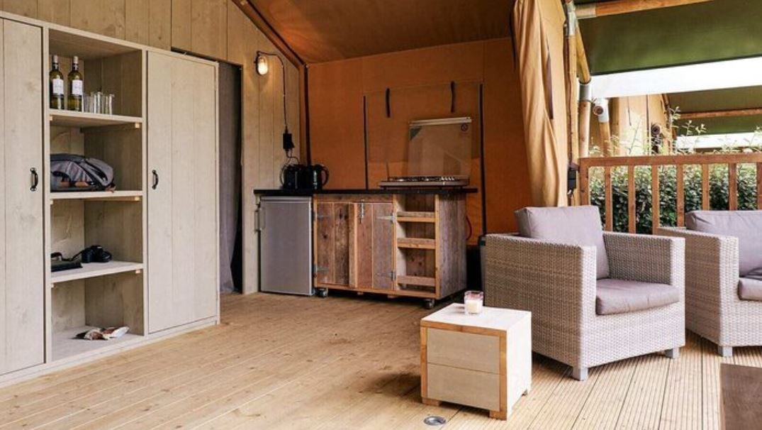 Luxe tent in een vallei in de Auvergne