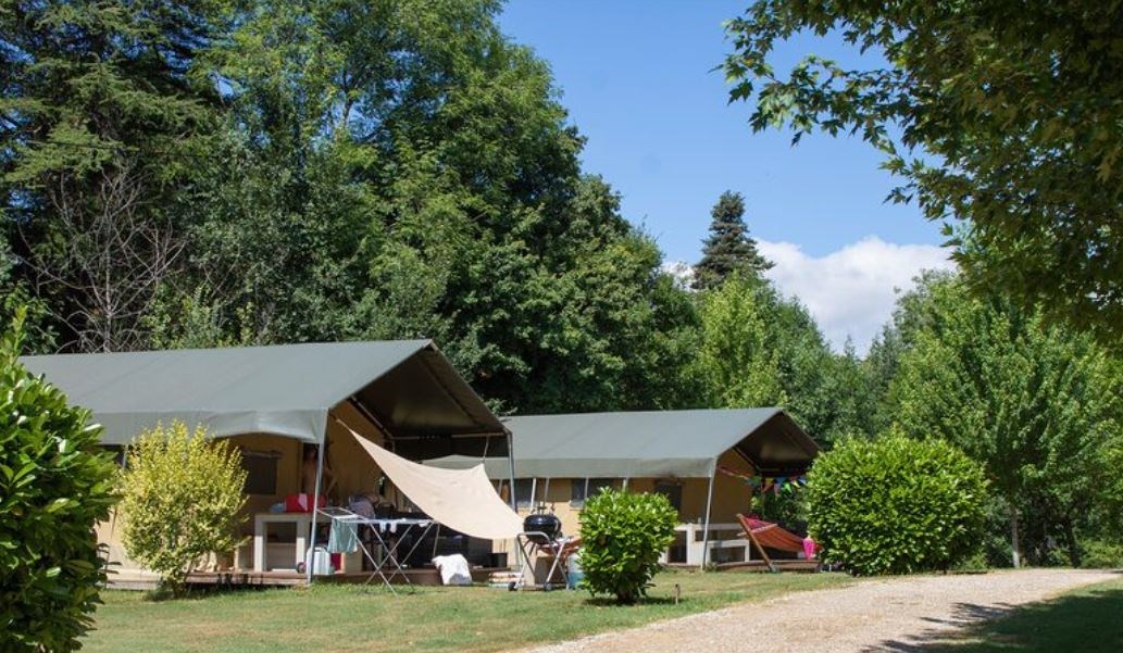 Safaritent op een familiecamping in de Dordogne