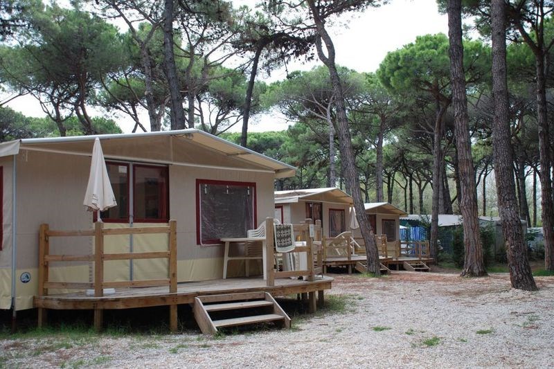 Lodgentent met badkamer aan de Adriatische kust