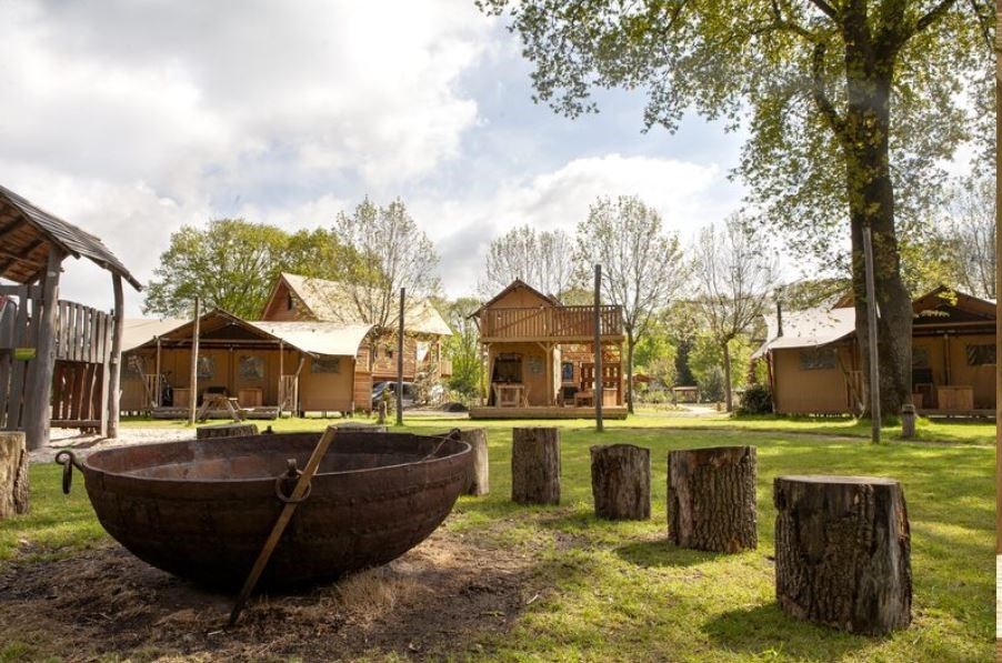 Safaritent van twee verdiepingen