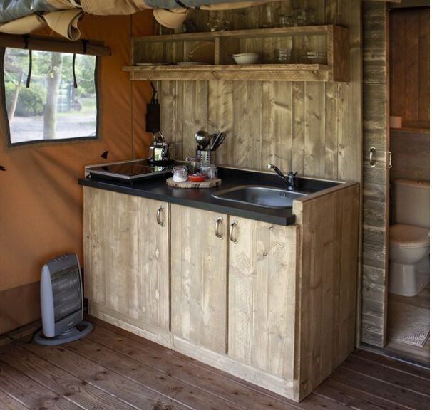 Safaritent van twee verdiepingen