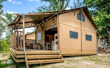 Glamping lodgetent met loft Glamping lodgetent met loft