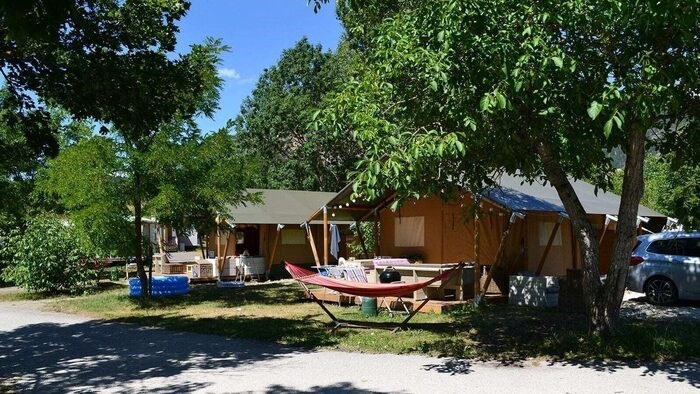 Safaritent met badkamer in de Drôme