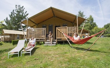 Safaritent met badkamer Safaritent met badkamer