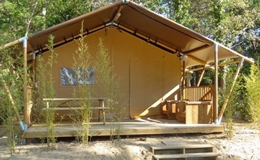 Safaritent met badkamer Safaritent met badkamer