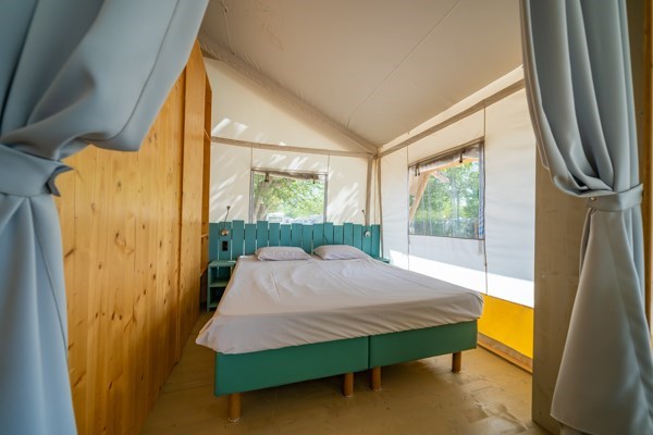 Safaritent met badkamer