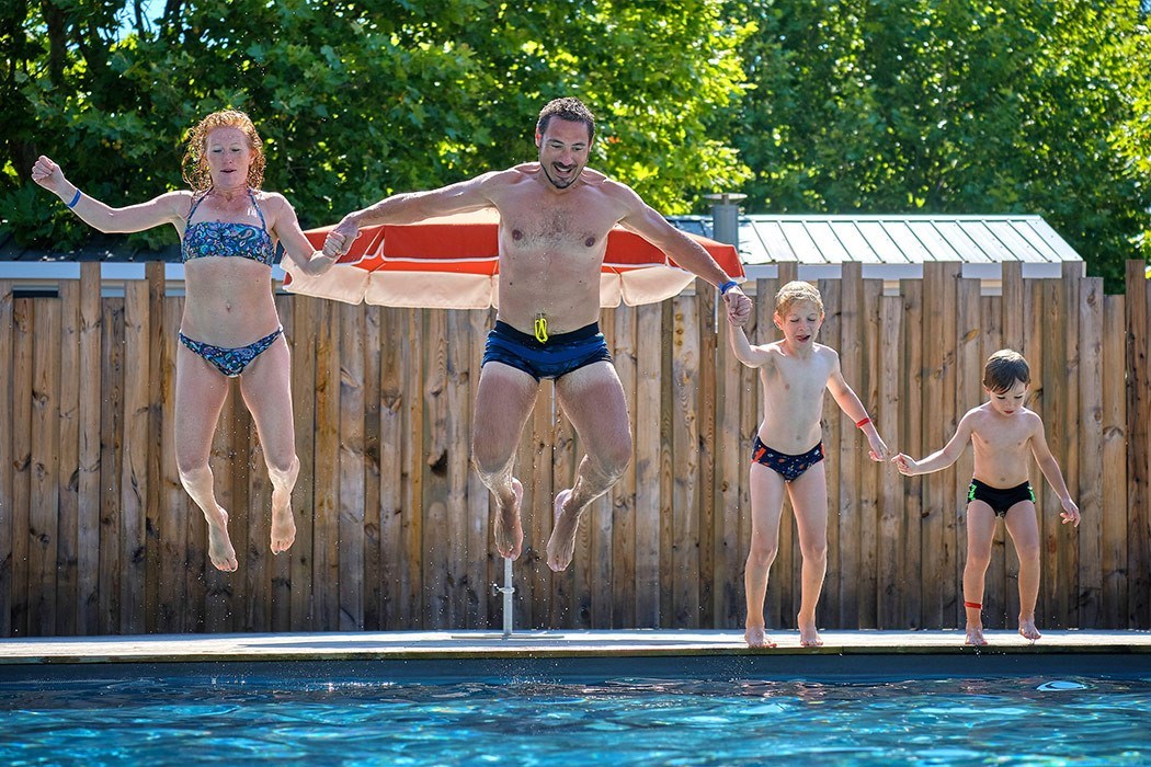 Safaritent met badkamer en bubbelbad