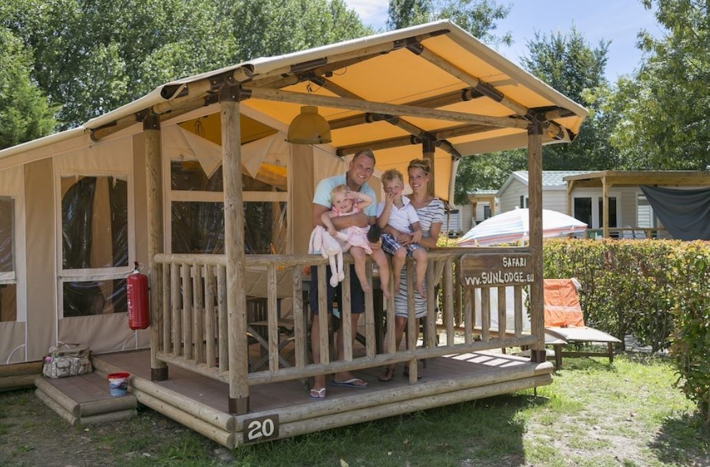 Sunlodge safaritent met badkamer