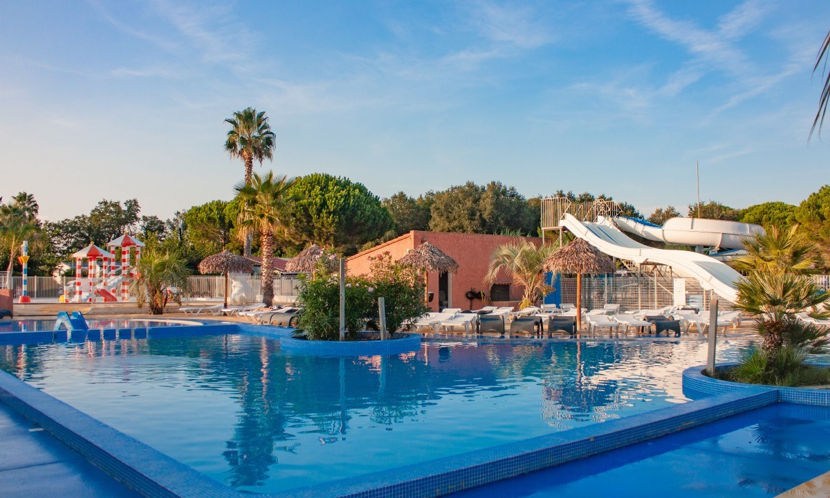 Safaritent met sanitair