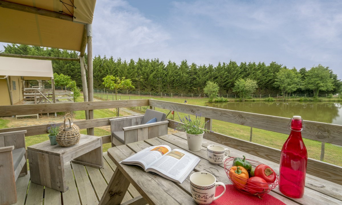 Safaritent met sanitair