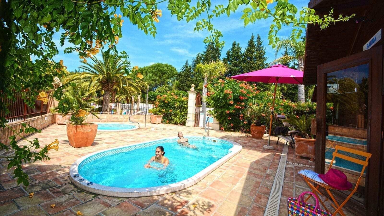 Luxe safaritent met badkamer aan de Côte d'Azur