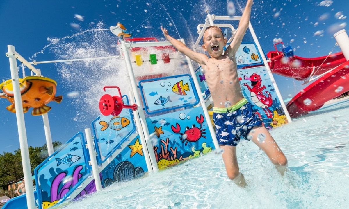 Safaritent aan de Adriatische kust in Kroatië