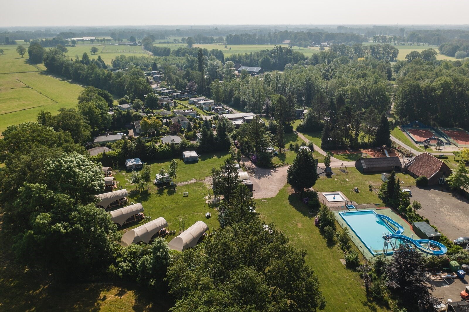 Luxe Lodgetent met eigen badkamer in het mooie Twente
