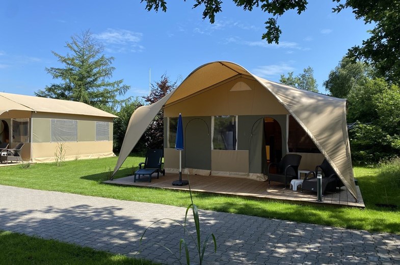 Lodgetent met eigen badkamer in Hardenberg Lodgetent met eigen badkamer in Hardenberg