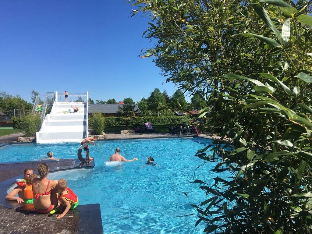 Luxe Lodgetent met privé sanitair en groot terras