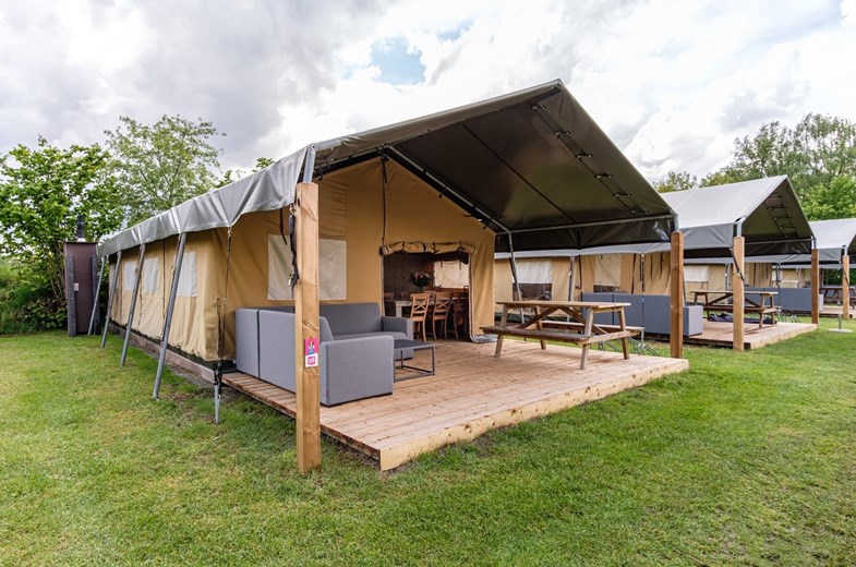 Safaritent met badkamer in Rheeze Safaritent met badkamer in Rheeze