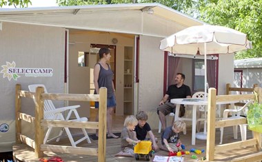 Lodgetent met privé sanitair aan het Iseomeer Lodgetent met privé sanitair aan het Iseomeer