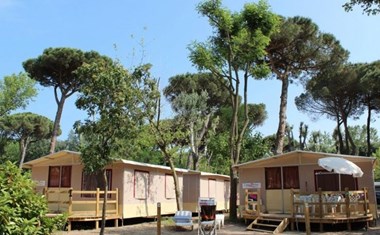 Lodgetent met privé sanitair in Italië Lodgetent met privé sanitair in Italië