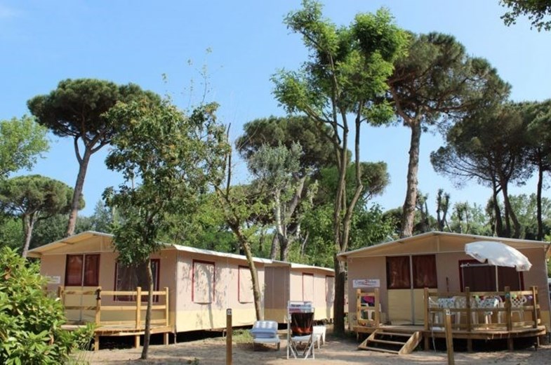 Lodgetent met privé sanitair in Italië Lodgetent met privé sanitair in Italië