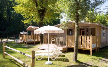 Lodgetent met badkamer aan het Lago Maggiore Lodgetent met badkamer aan het Lago Maggiore