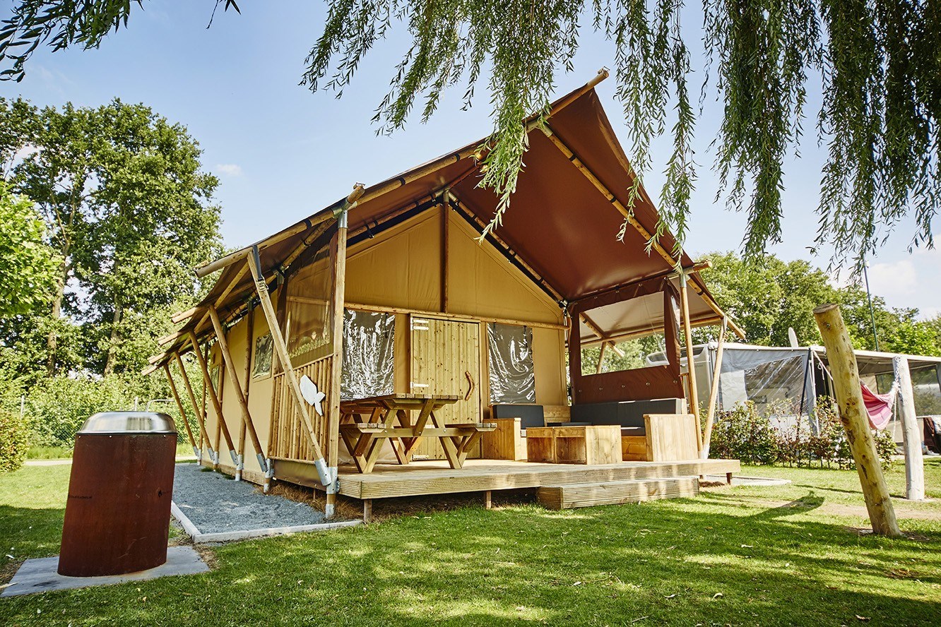 Lakeviewlodge met badkamer in Nederland