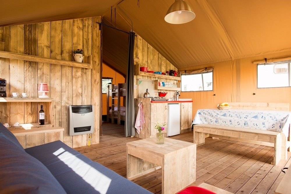 Ranchtent met aparte Badtrailer mét ligbad