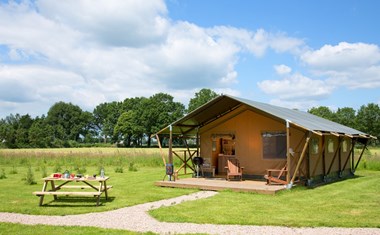 Luxe Farmtent met badkamer Luxe Farmtent met badkamer