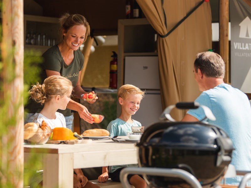 Safaritent met badkamer op Sardinië