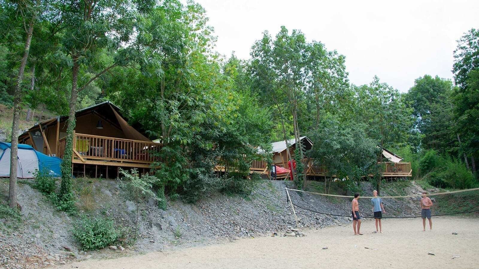 Safaritent met badkamer in zuid Frankrijk