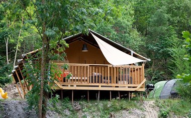 Safaritent met badkamer in zuid Frankrijk Safaritent met badkamer in zuid Frankrijk