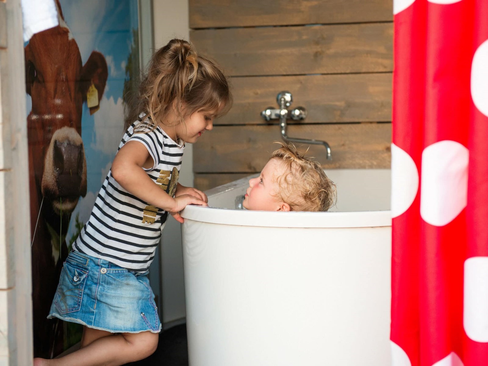 Luxe Ranchtent met unieke badkamer in een trailer