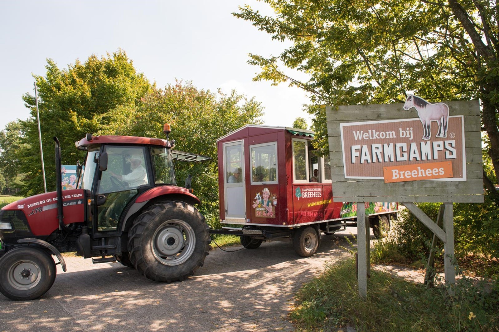 Luxe Ranchtent met unieke badkamer in een trailer