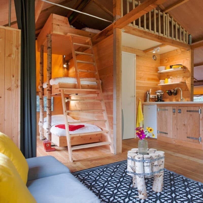 Grote luxe Barntent met privé sanitair en ligbad