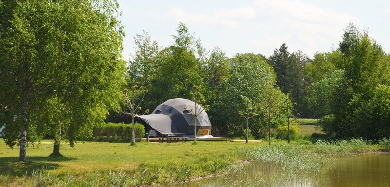 Unieke Iglotent met badkamer 