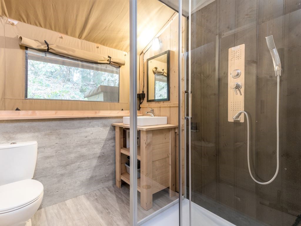 Safaritent met privé sanitair in de Ardennen