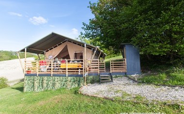 Luxe ingerichte Safaritent met eigen sanitair in de Dordogne Luxe ingerichte Safaritent met eigen sanitair in de Dordogne